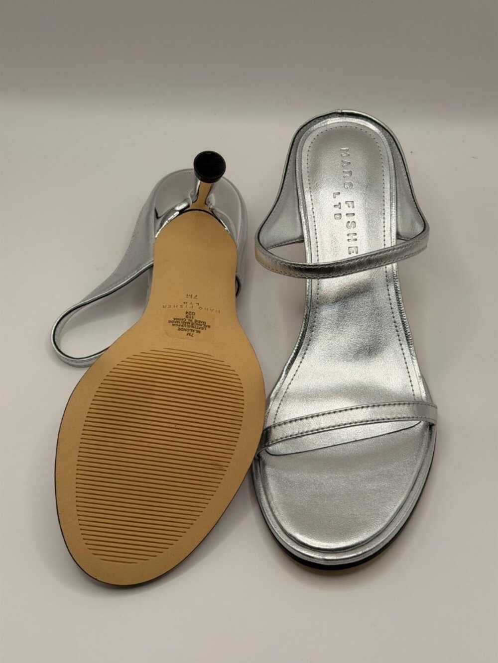 Marc Fisher LTD. Women's Alonde Silver Leather Strap Heel Slide Sandals Sz 7 M - Picture 9 of 9